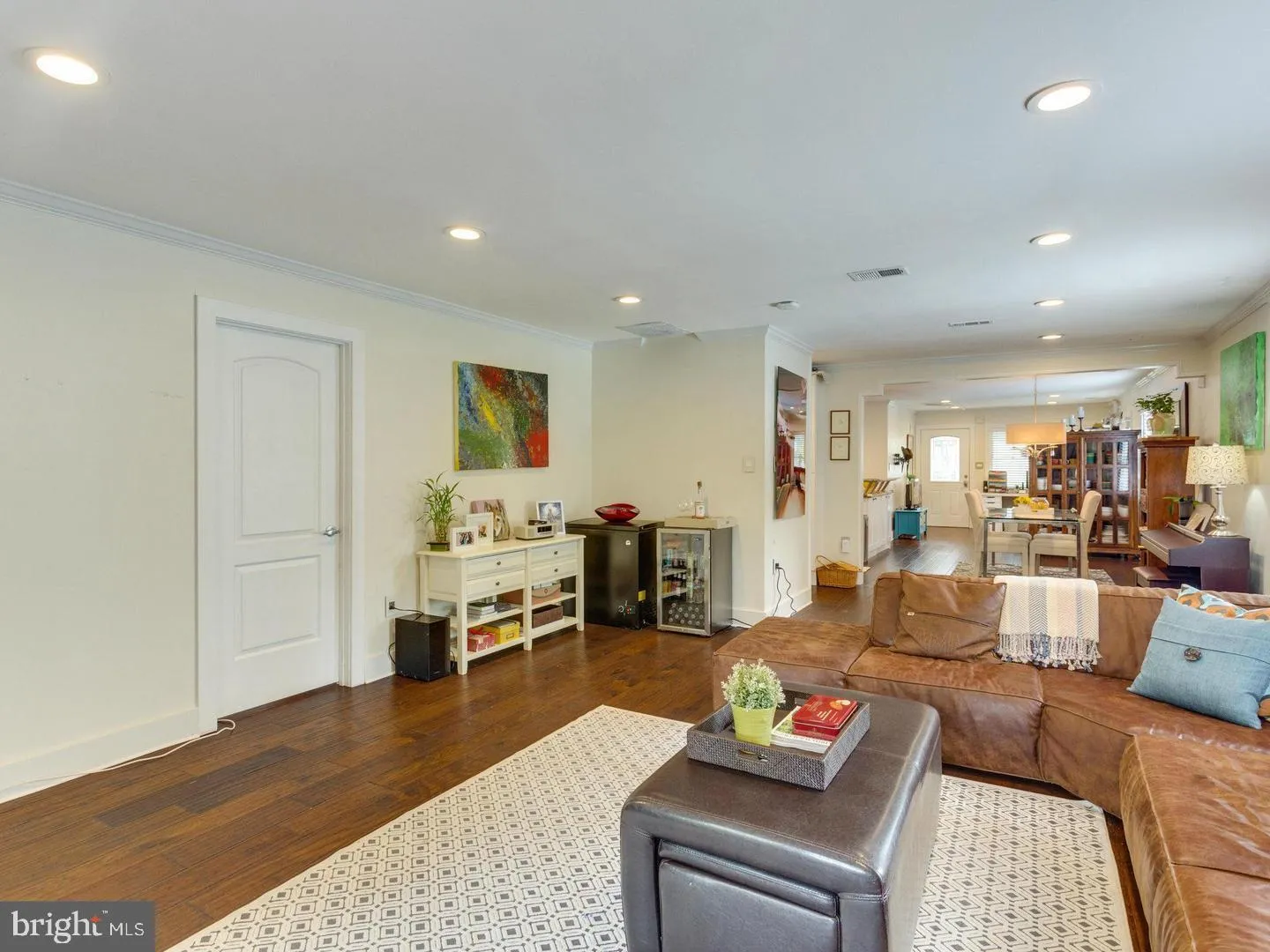 Falls Church, Virginia 22043, United States, 4 Bedrooms Bedrooms, ,3 BathroomsBathrooms,Residential,Pending,80713