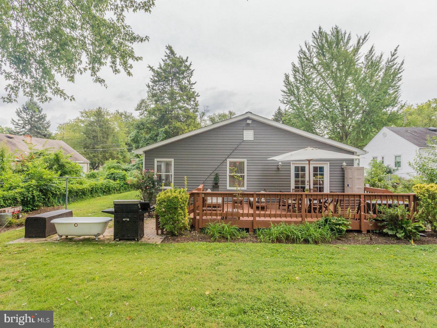 PIMMIT HILLS - Residential Lease