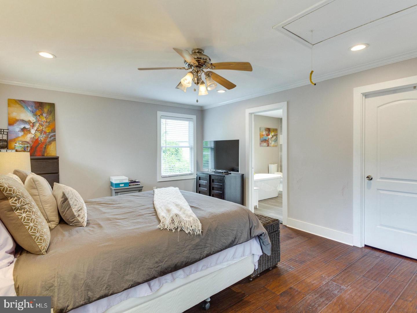 PIMMIT HILLS - Residential Lease