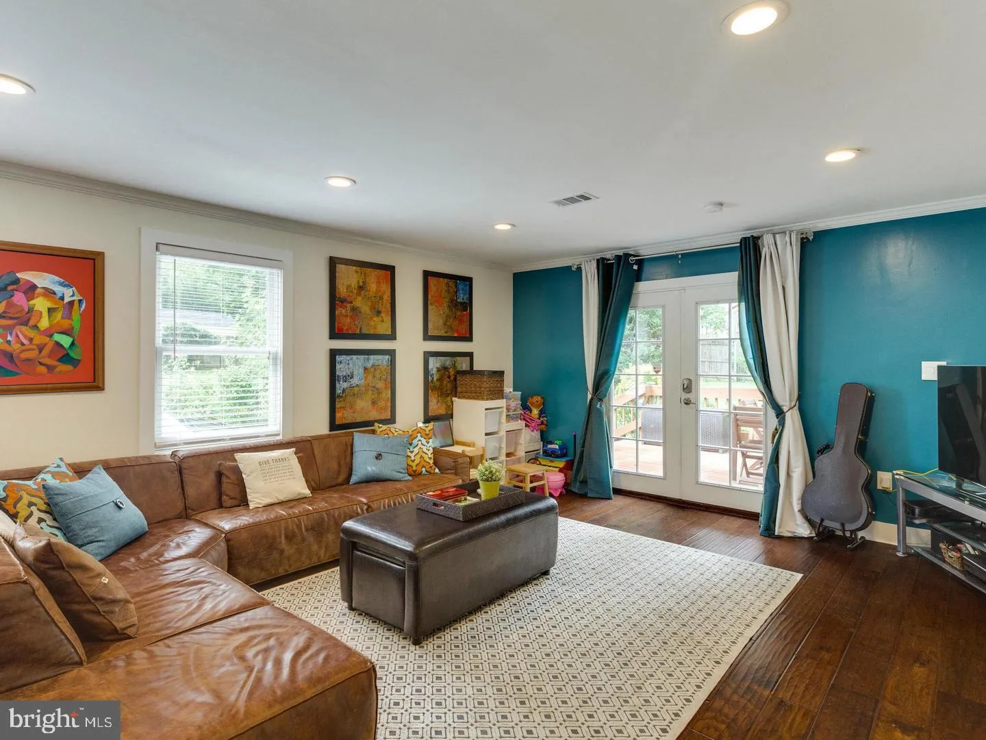 Falls Church, Virginia 22043, United States, 4 Bedrooms Bedrooms, ,3 BathroomsBathrooms,Residential,Pending,80713