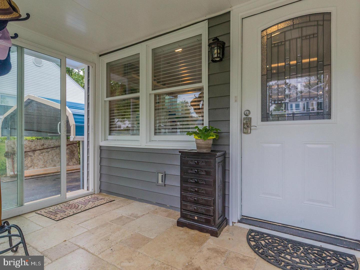 PIMMIT HILLS - Residential Lease