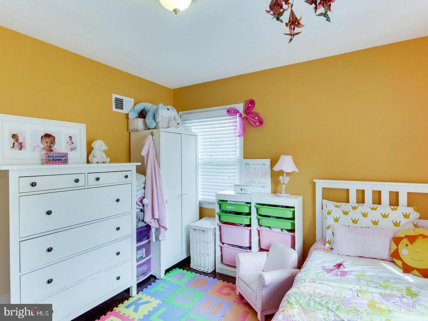 Falls Church, Virginia 22043, United States, 4 Bedrooms Bedrooms, ,3 BathroomsBathrooms,Residential,Pending,80713