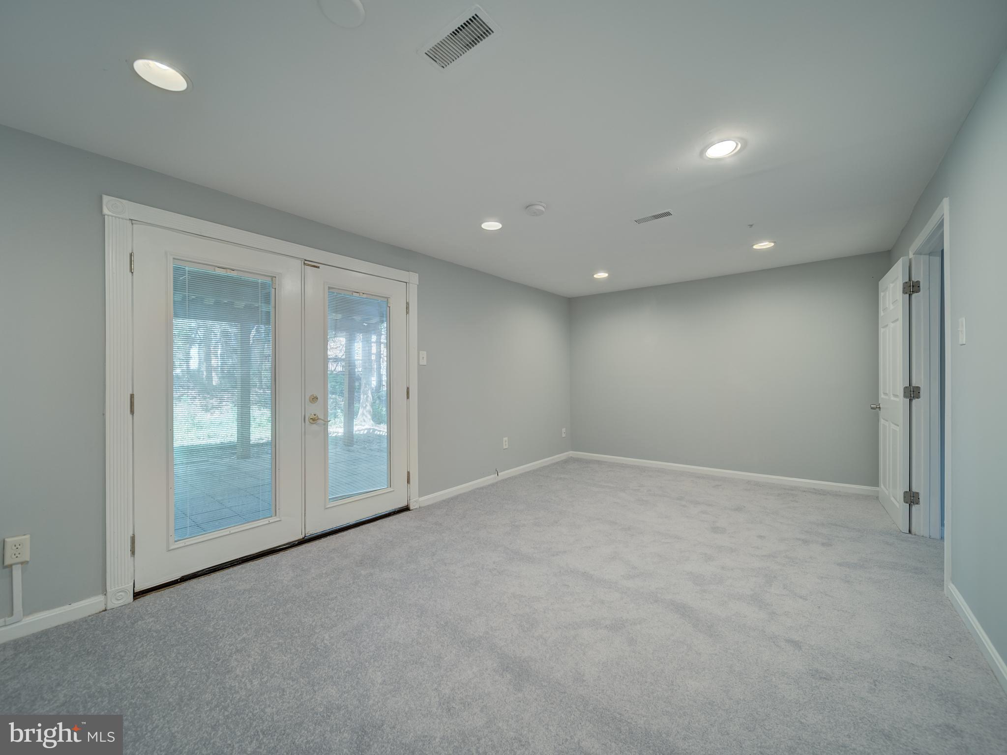 MINERAL SPRING VILLAGE - Residential