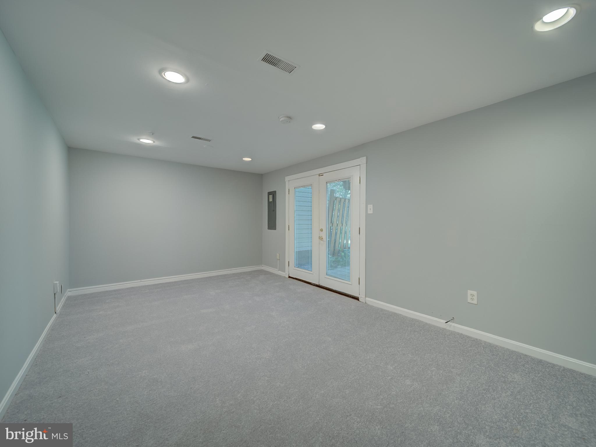 MINERAL SPRING VILLAGE - Residential