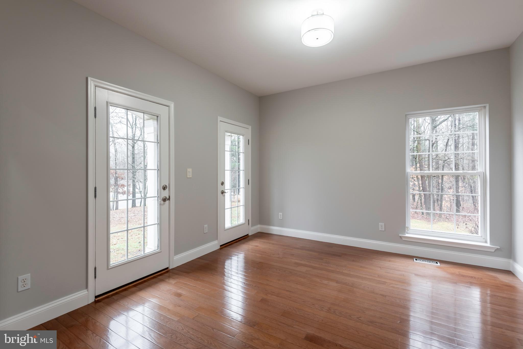 WINDY OAKS - Residential