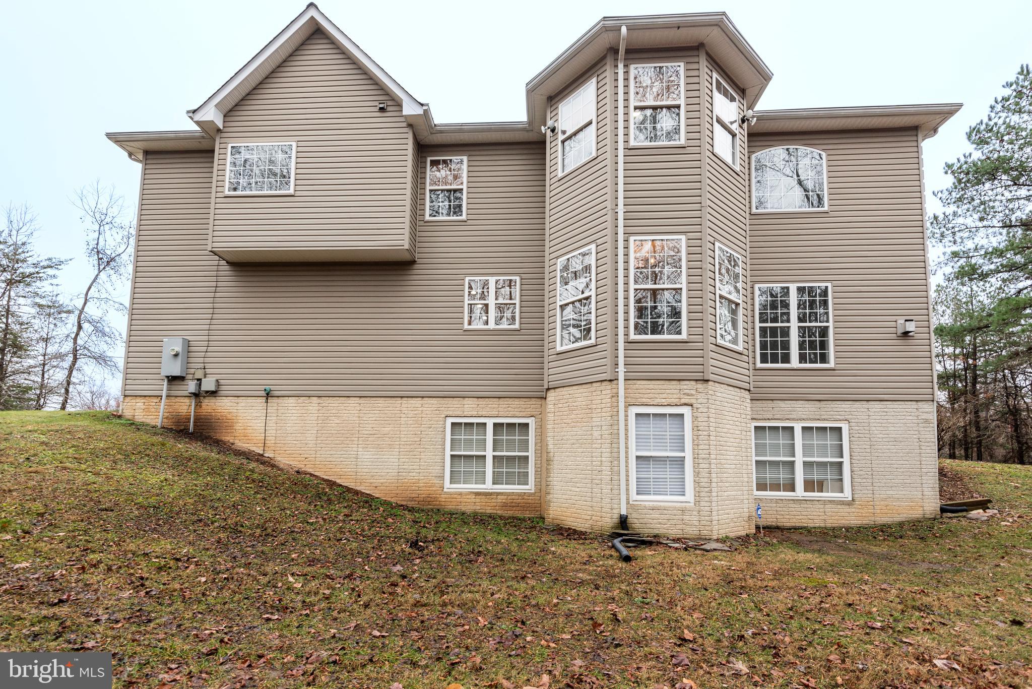 WINDY OAKS - Residential