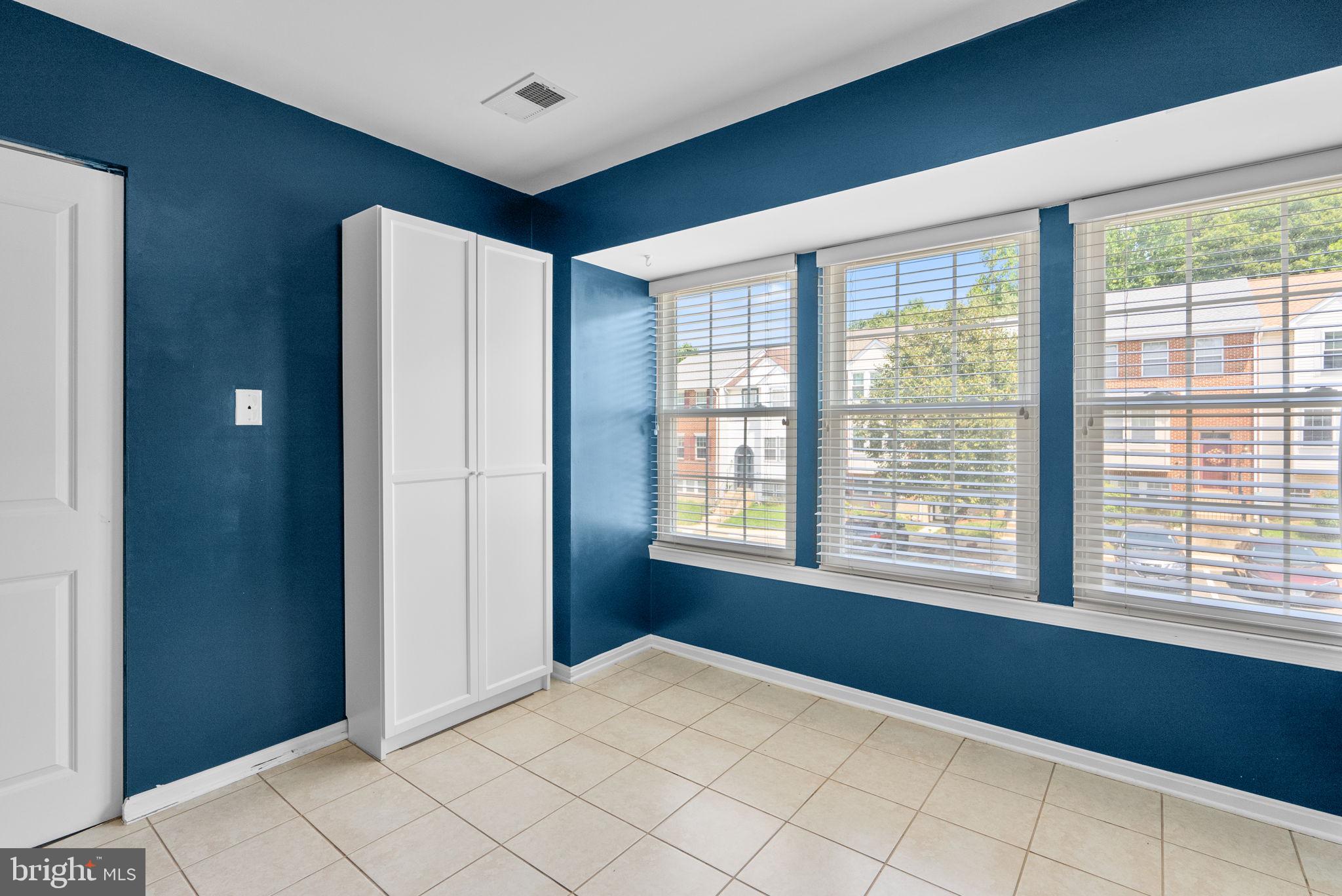 APPLEGATE CONDO - Residential