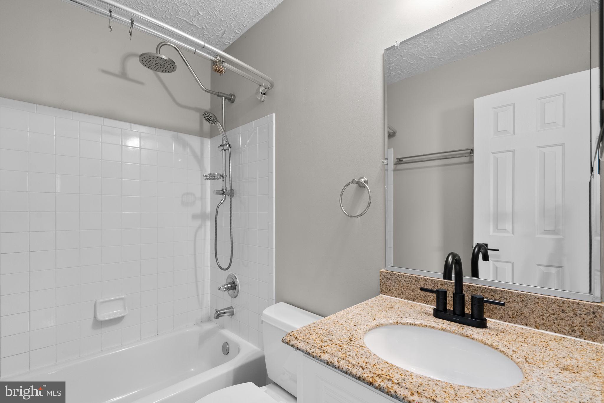 APPLEGATE CONDO - Residential