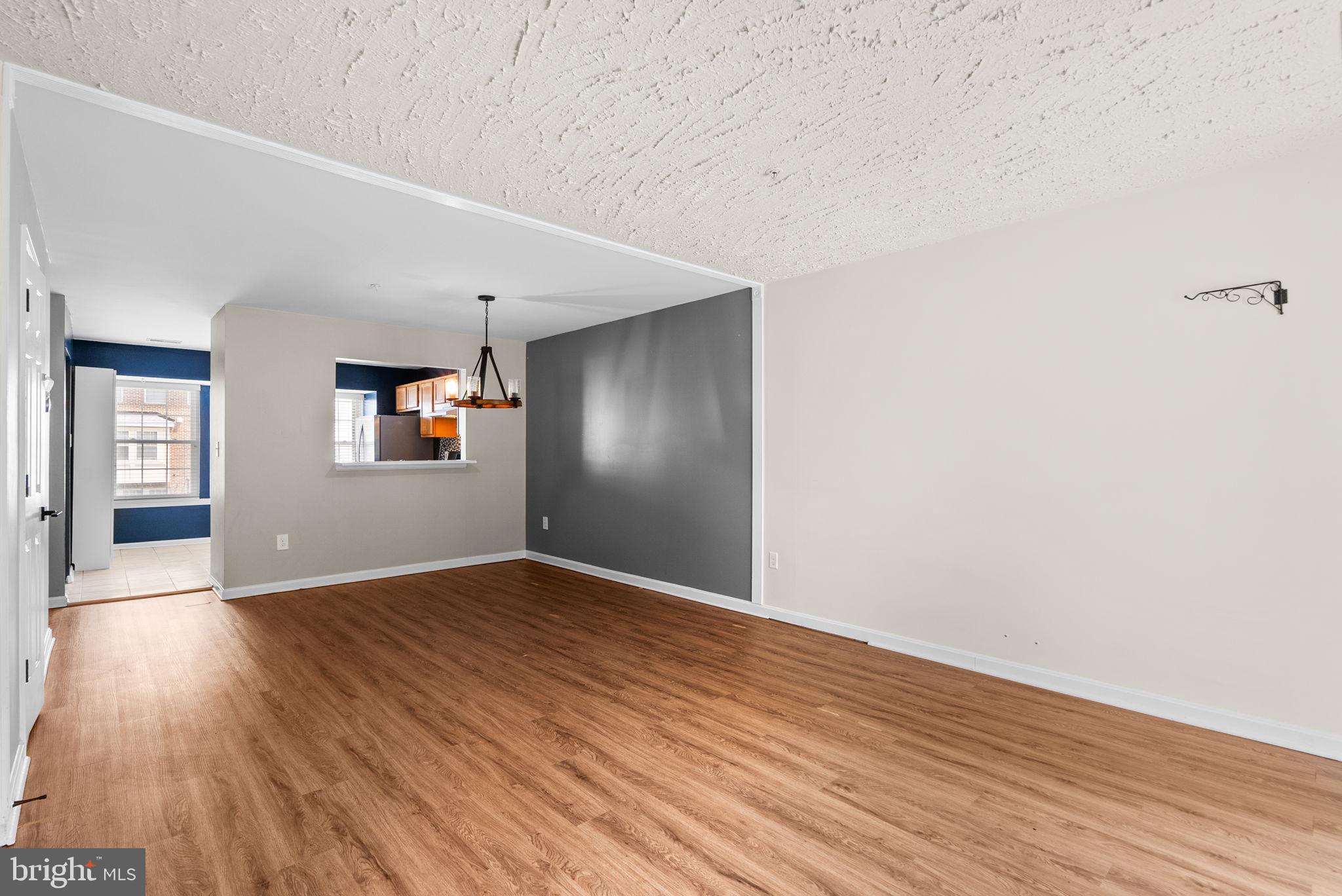 APPLEGATE CONDO - Residential