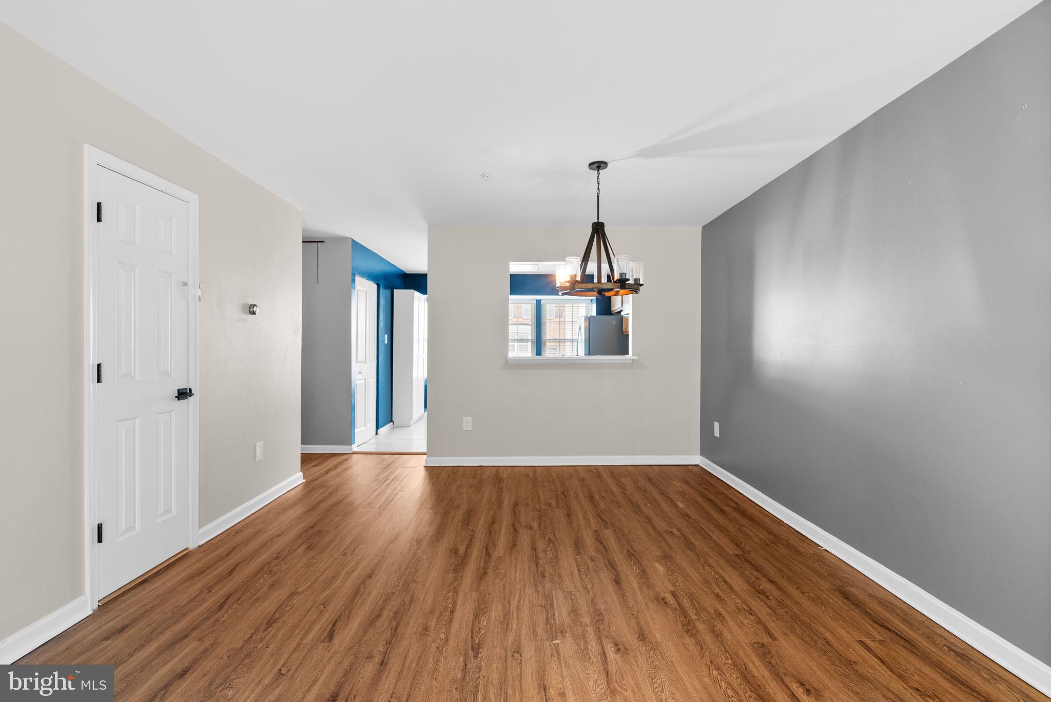 APPLEGATE CONDO - Residential