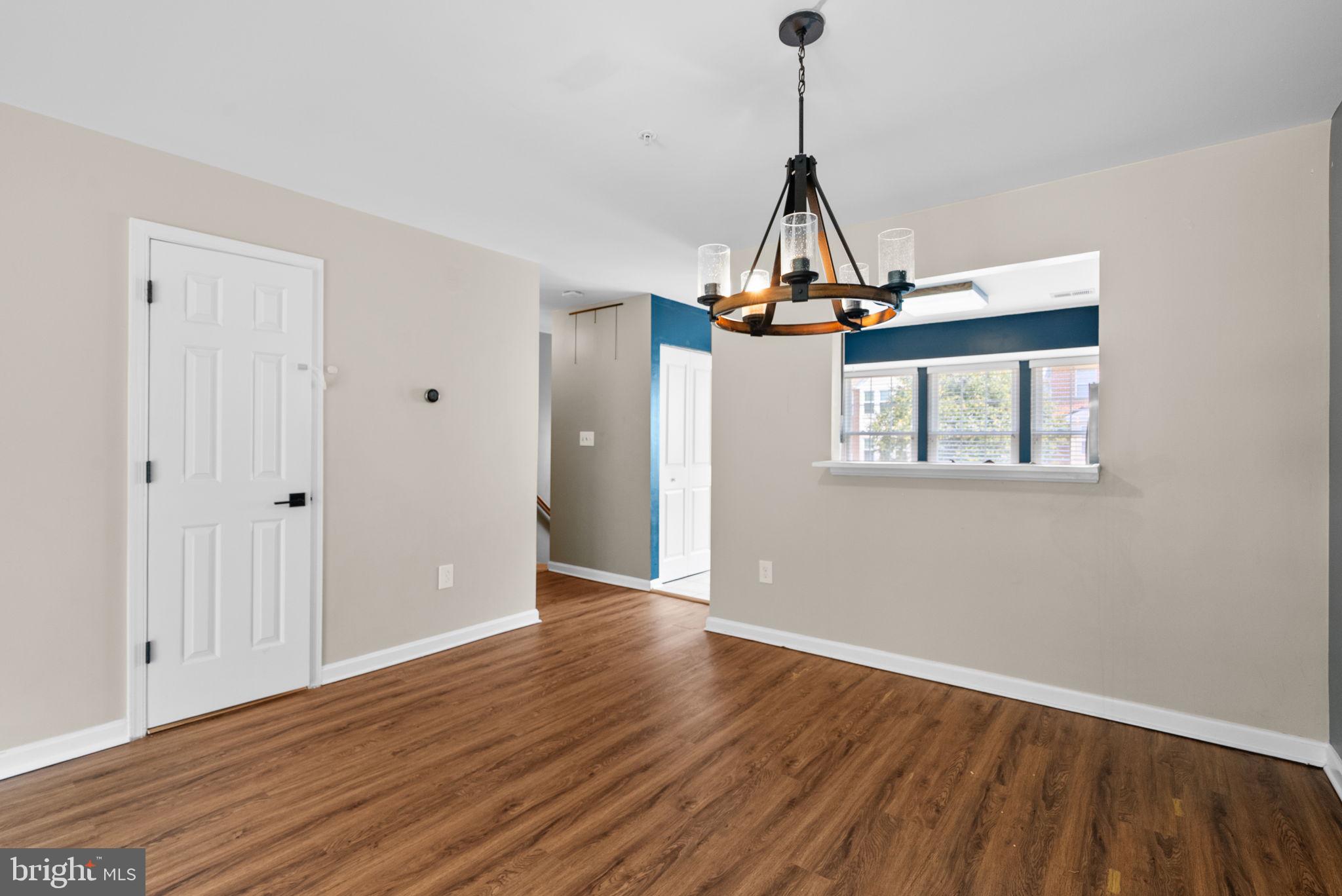 APPLEGATE CONDO - Residential