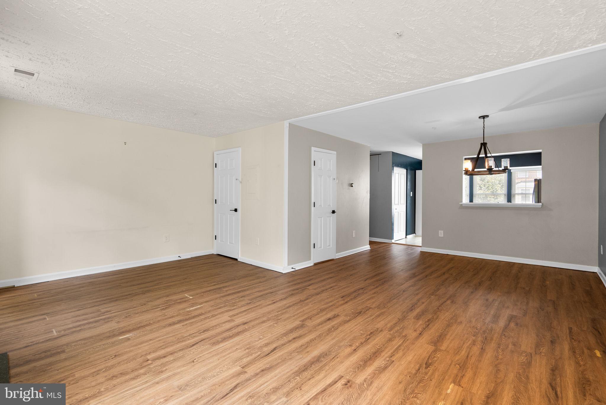 APPLEGATE CONDO - Residential