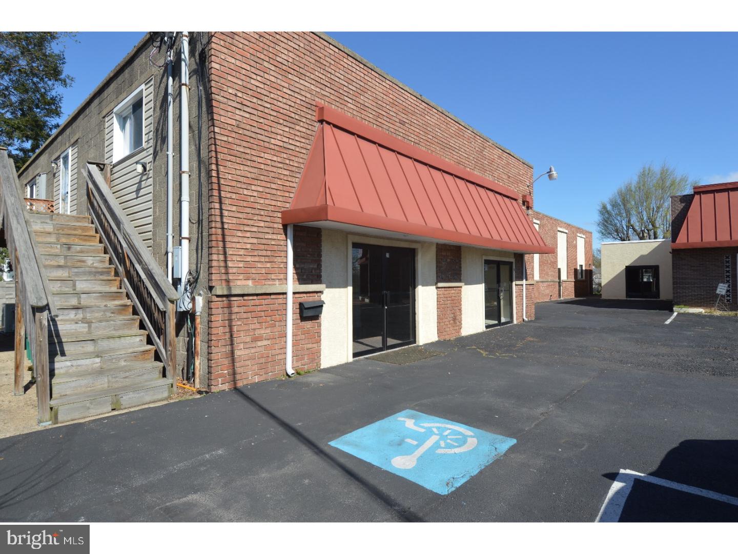 000 - Commercial Sale
