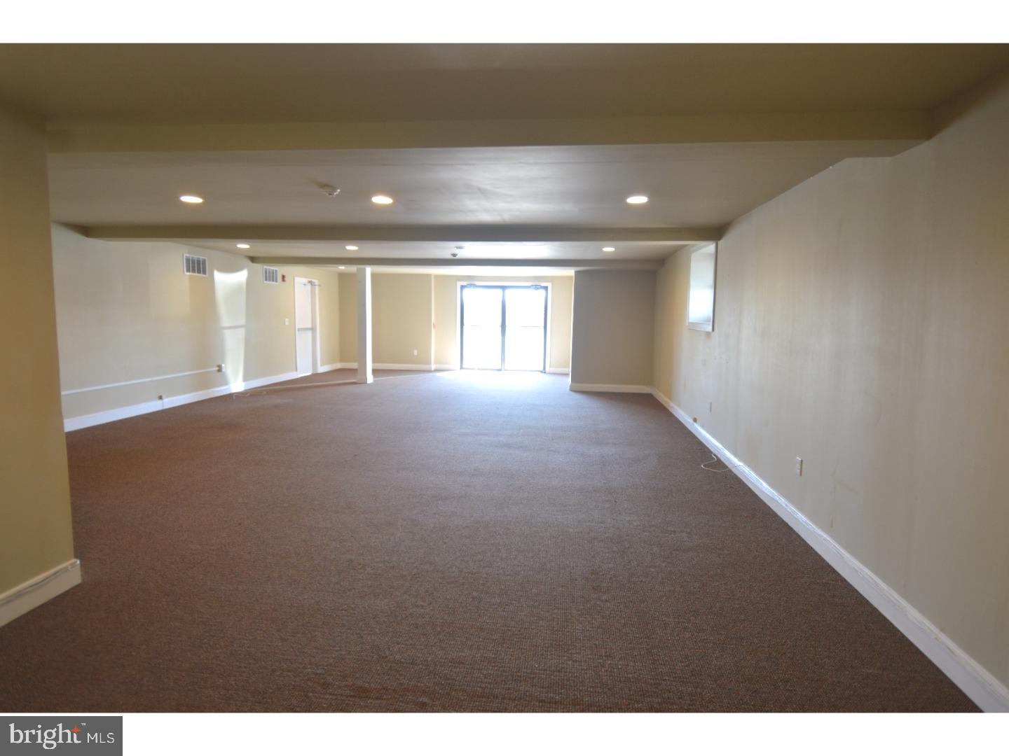 000 - Commercial Sale