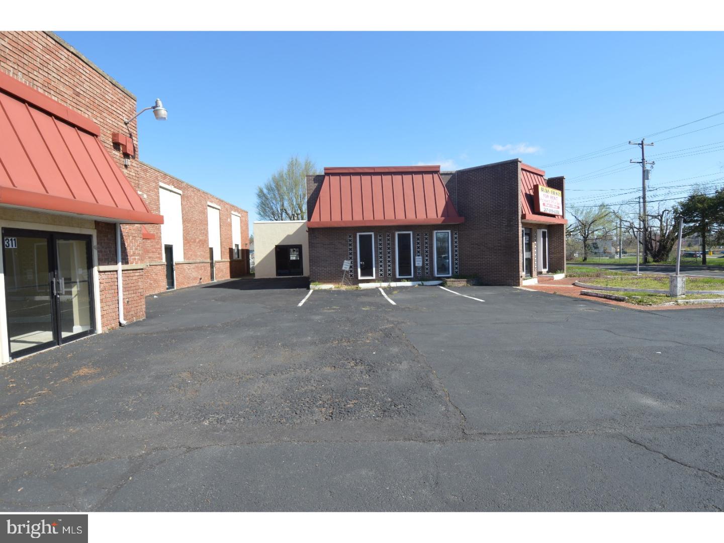 000 - Commercial Sale