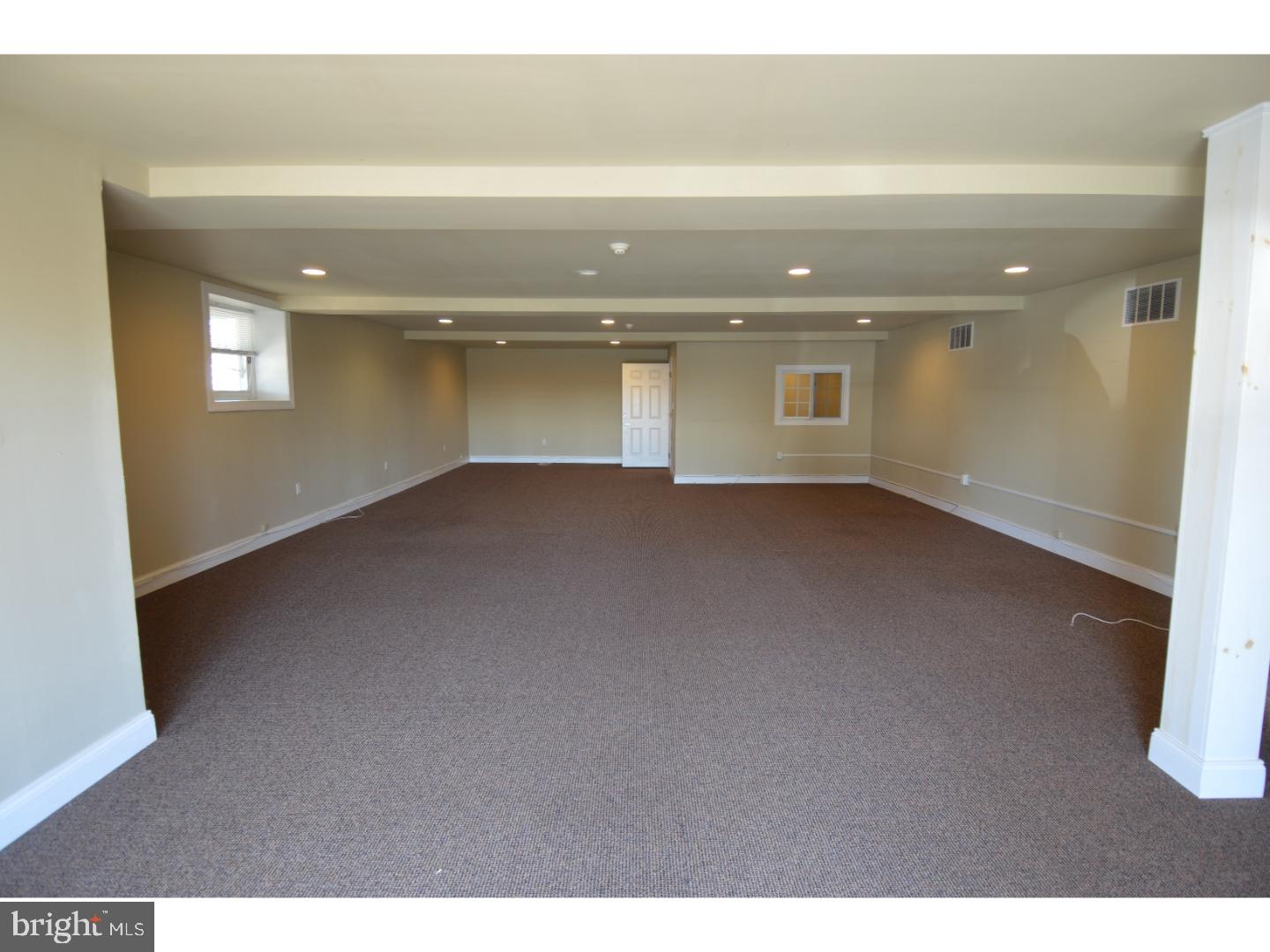 000 - Commercial Sale