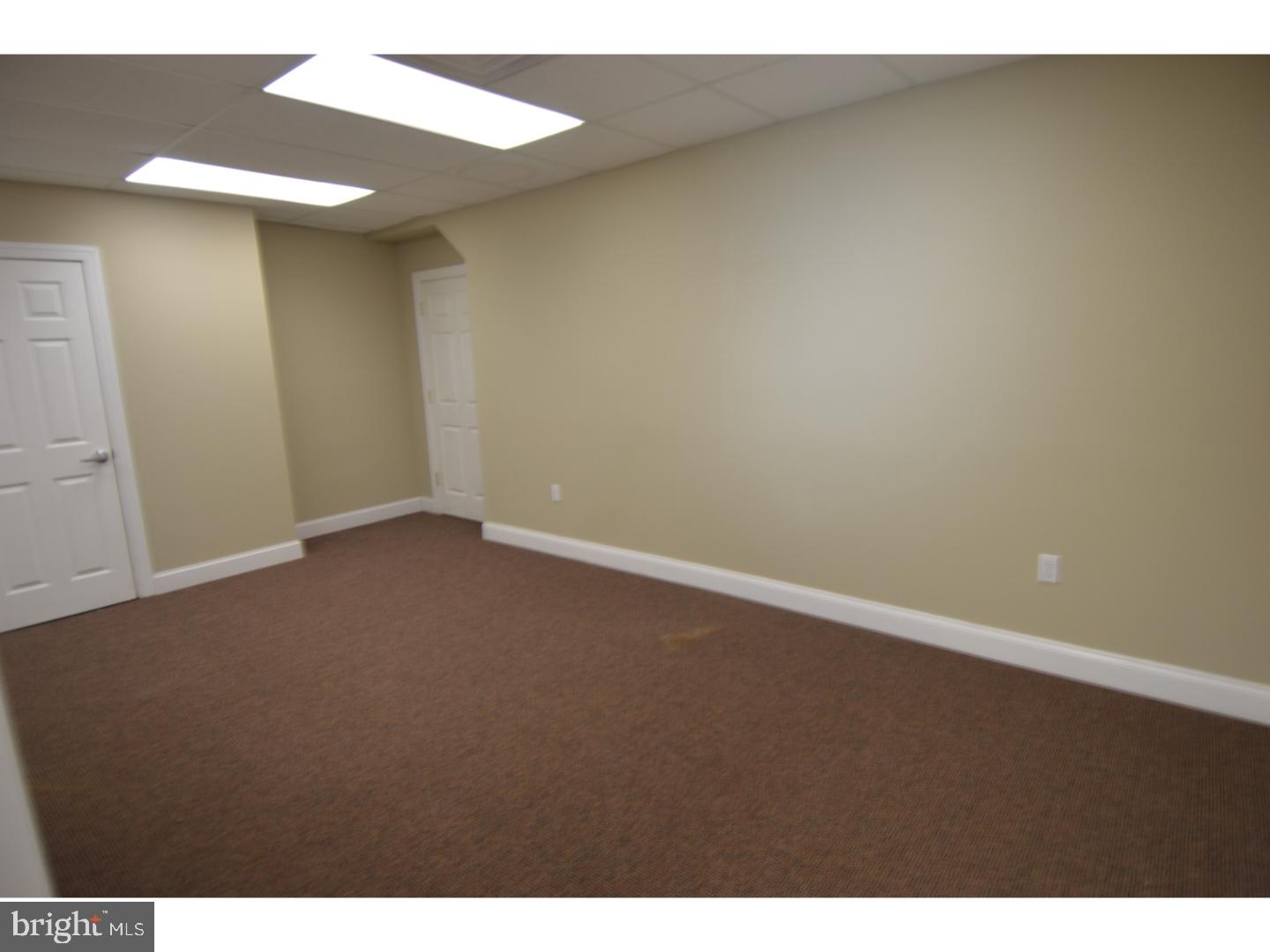 000 - Commercial Sale