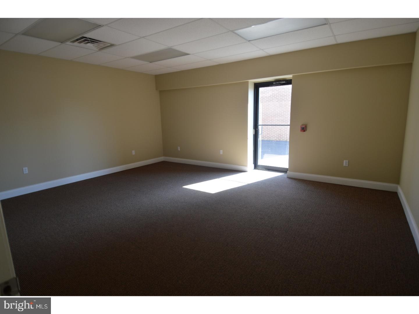 000 - Commercial Sale