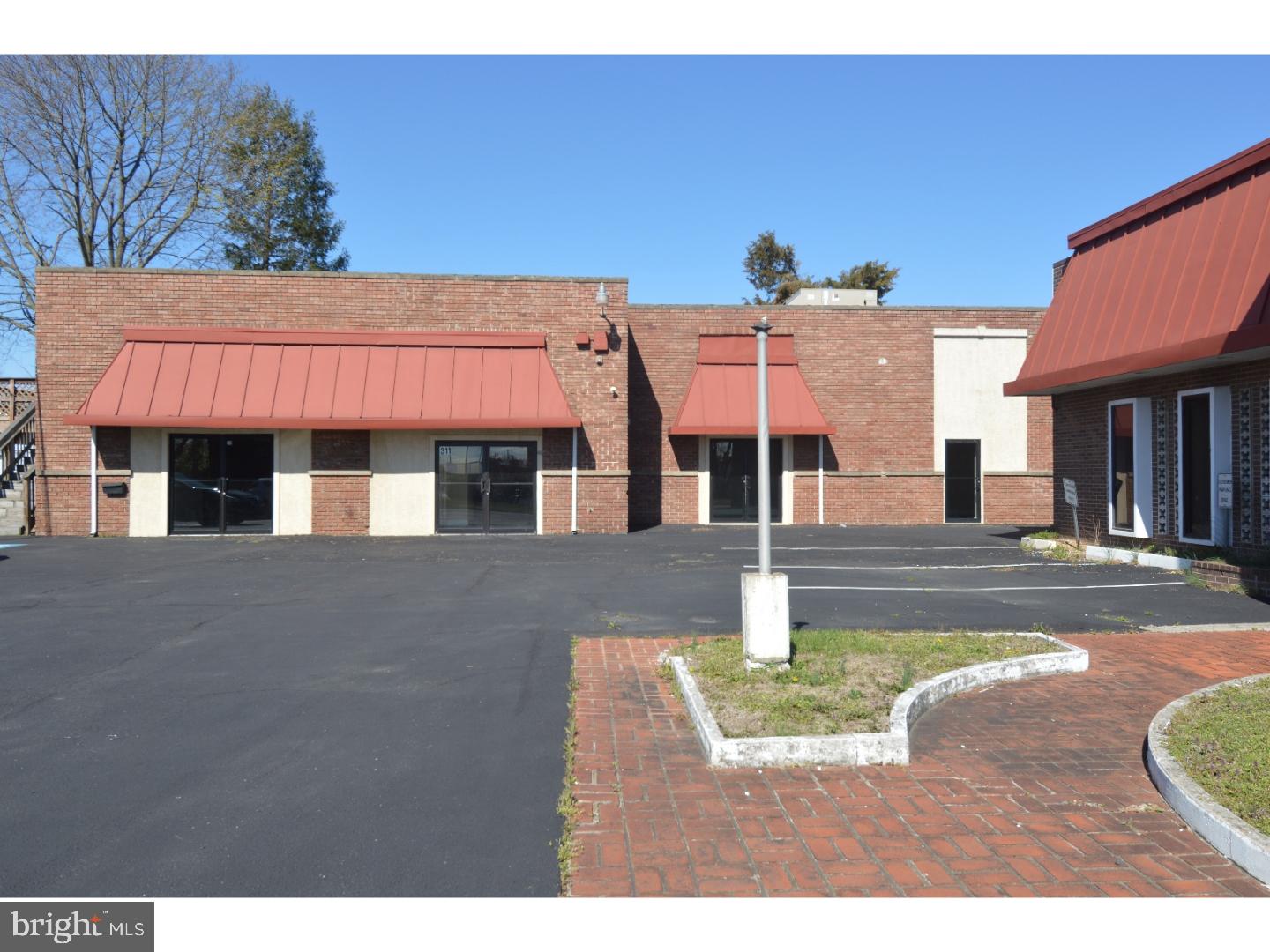 000 - Commercial Sale