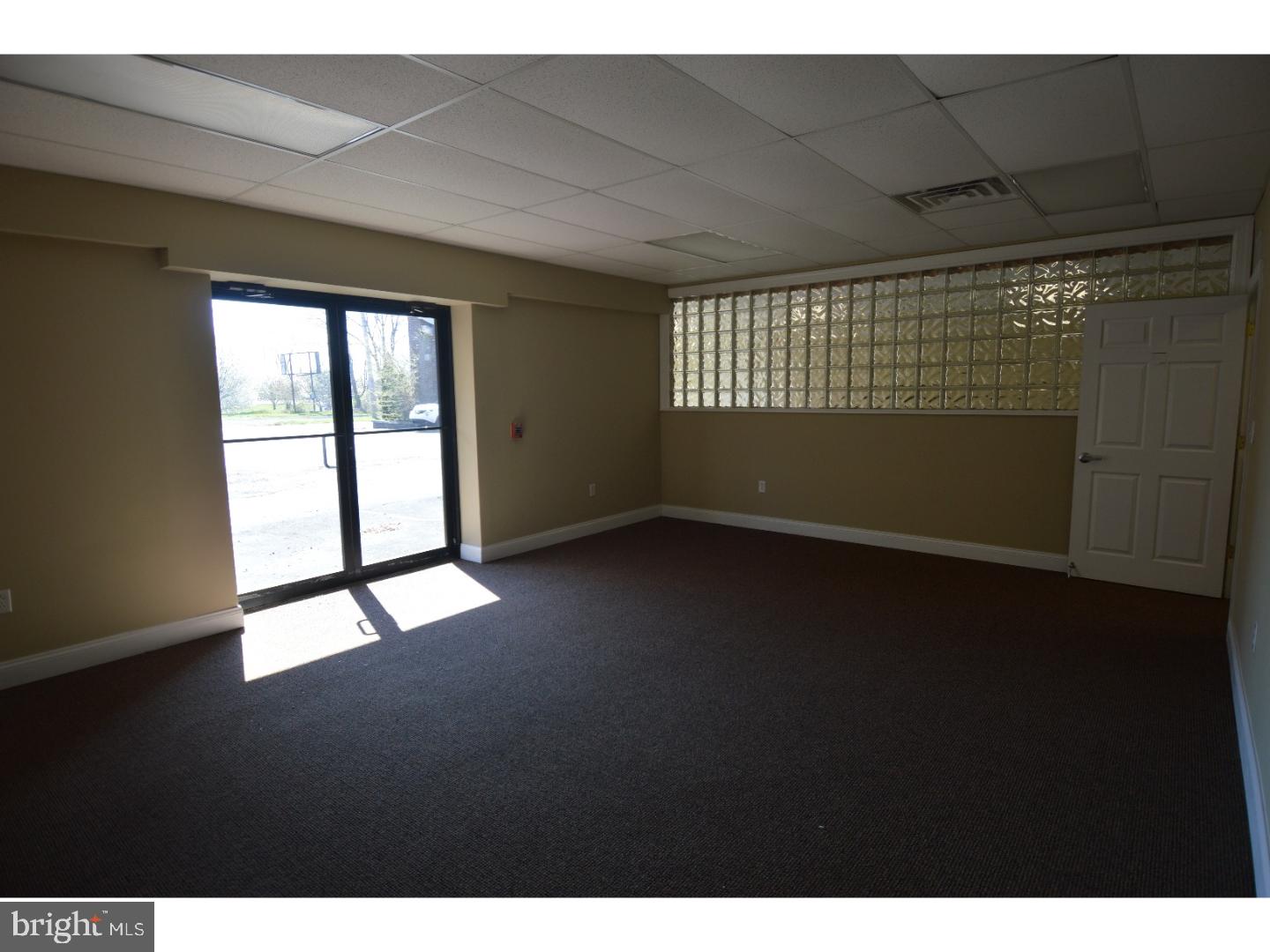 000 - Commercial Sale