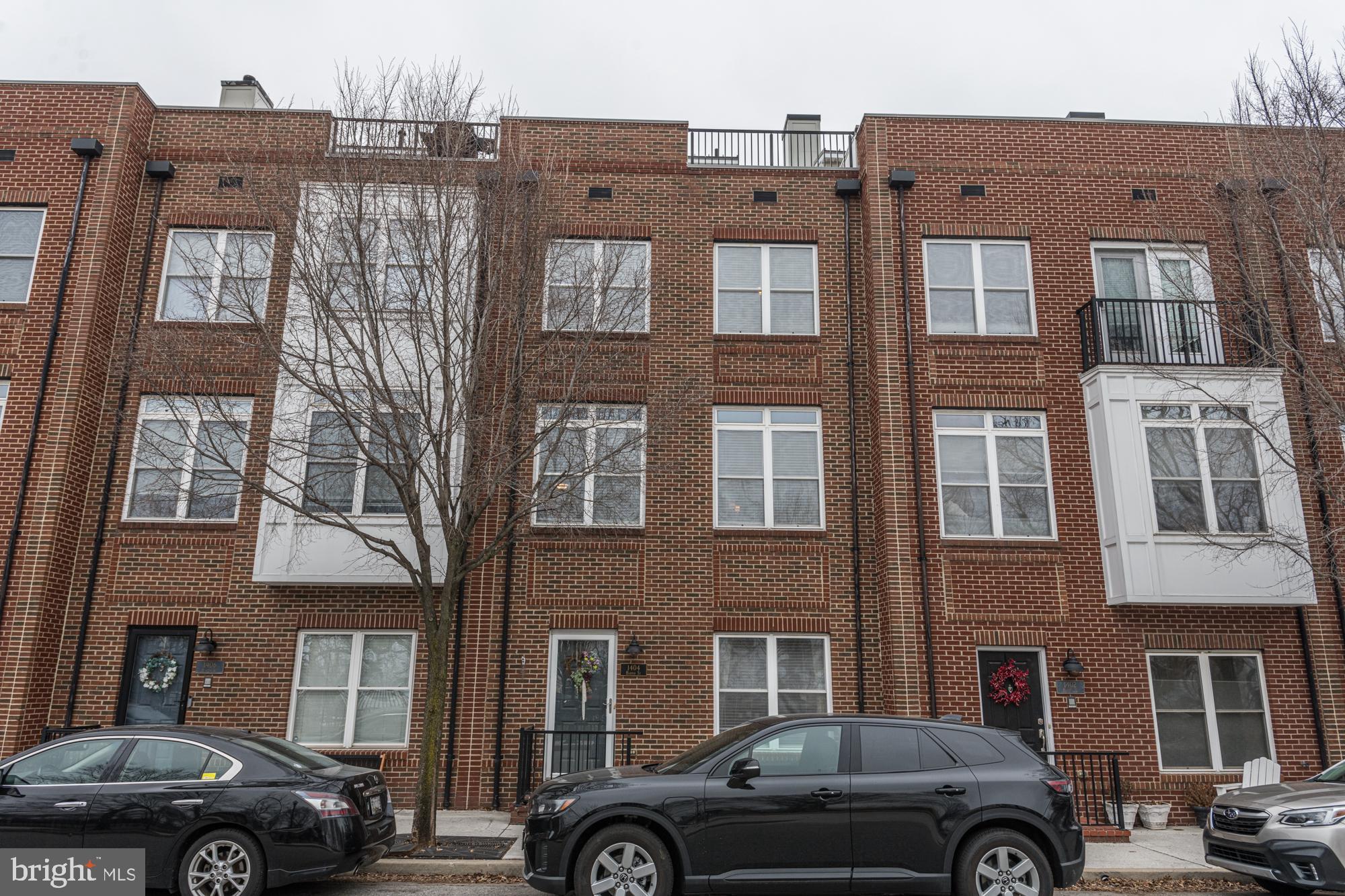 MCHENRY POINTE - Residential