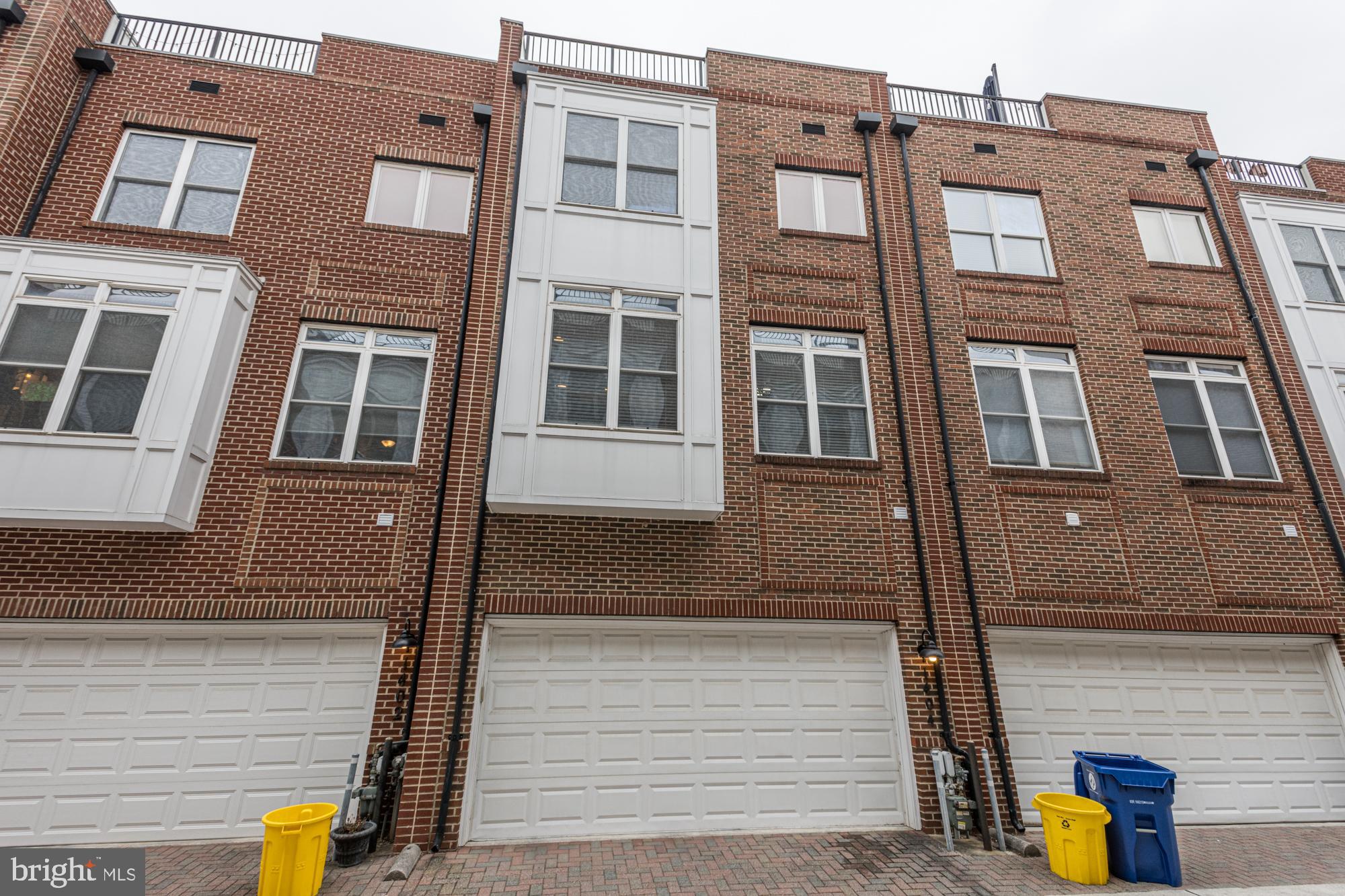 MCHENRY POINTE - Residential