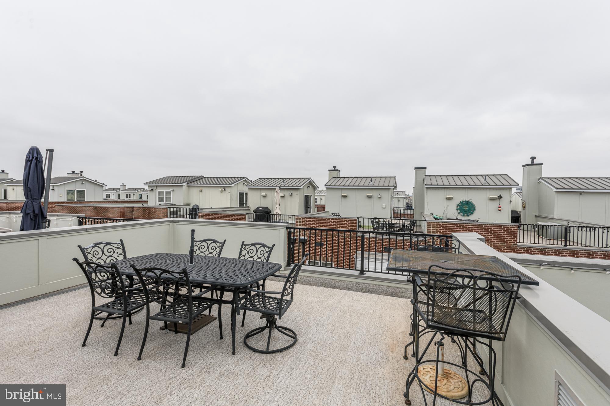 MCHENRY POINTE - Residential