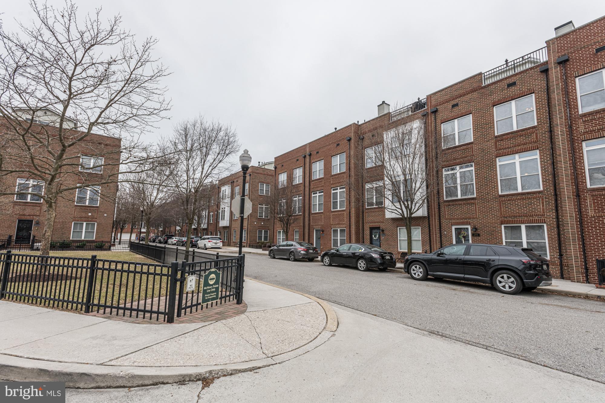 MCHENRY POINTE - Residential