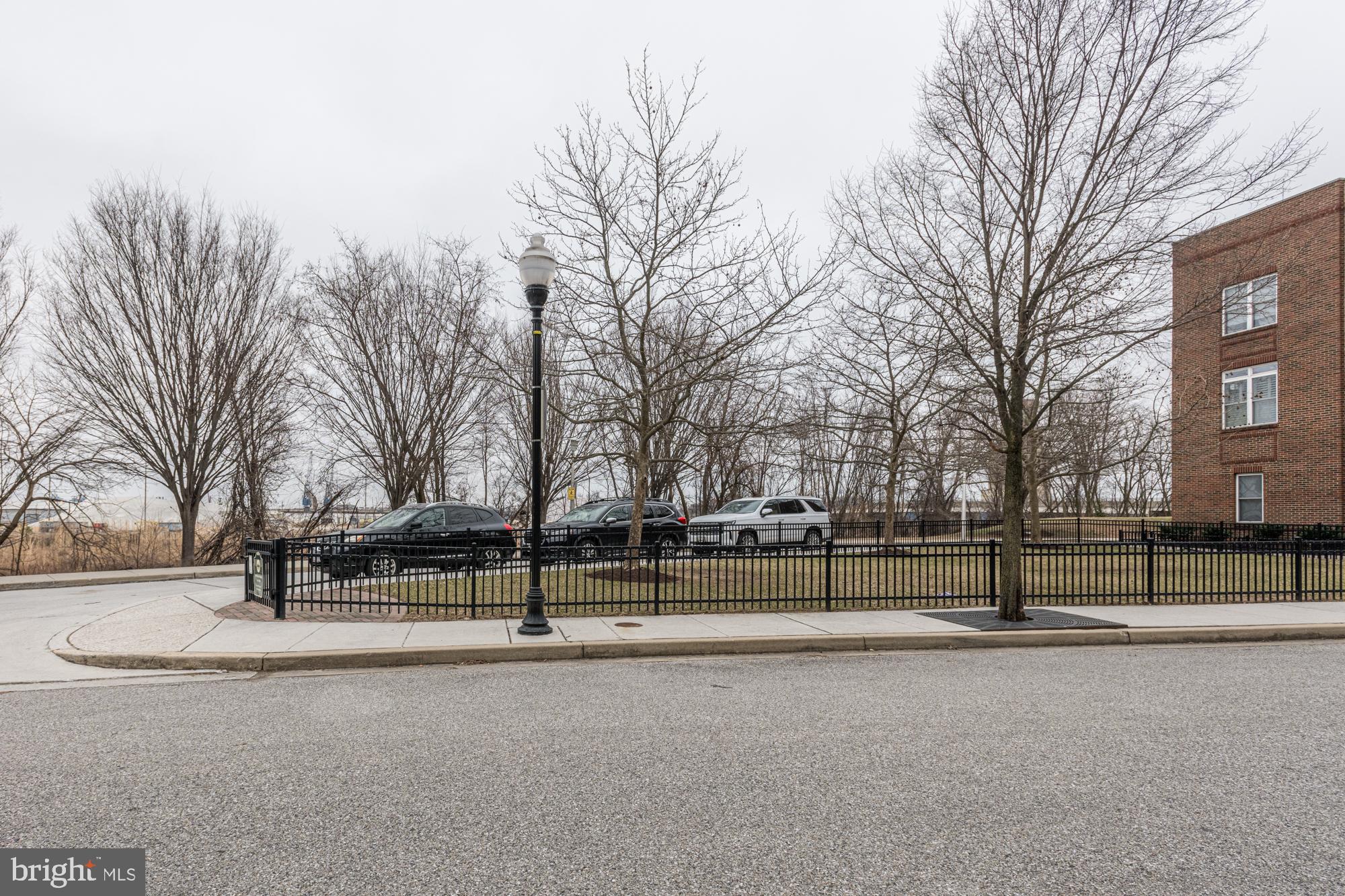 MCHENRY POINTE - Residential