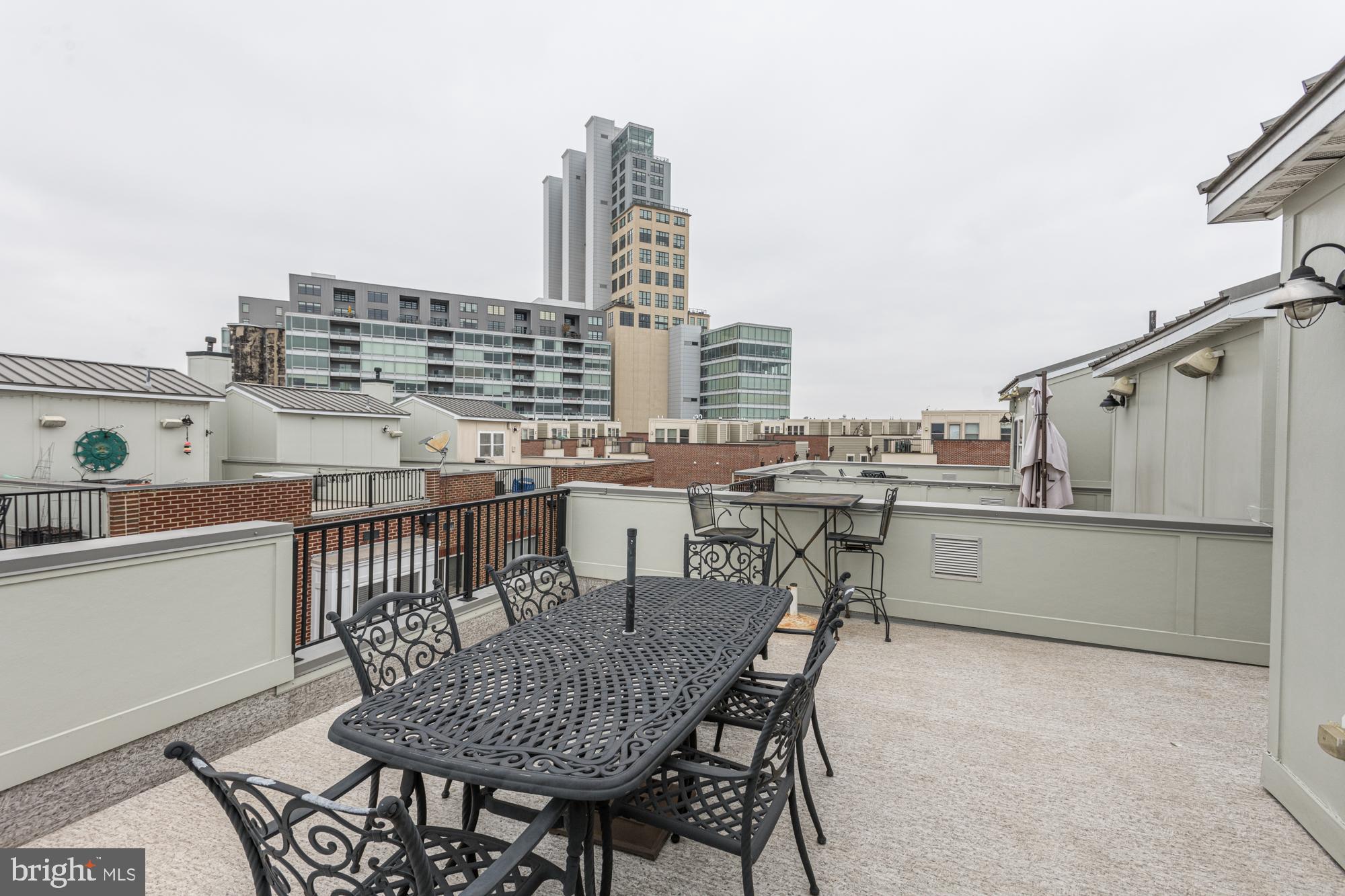 MCHENRY POINTE - Residential