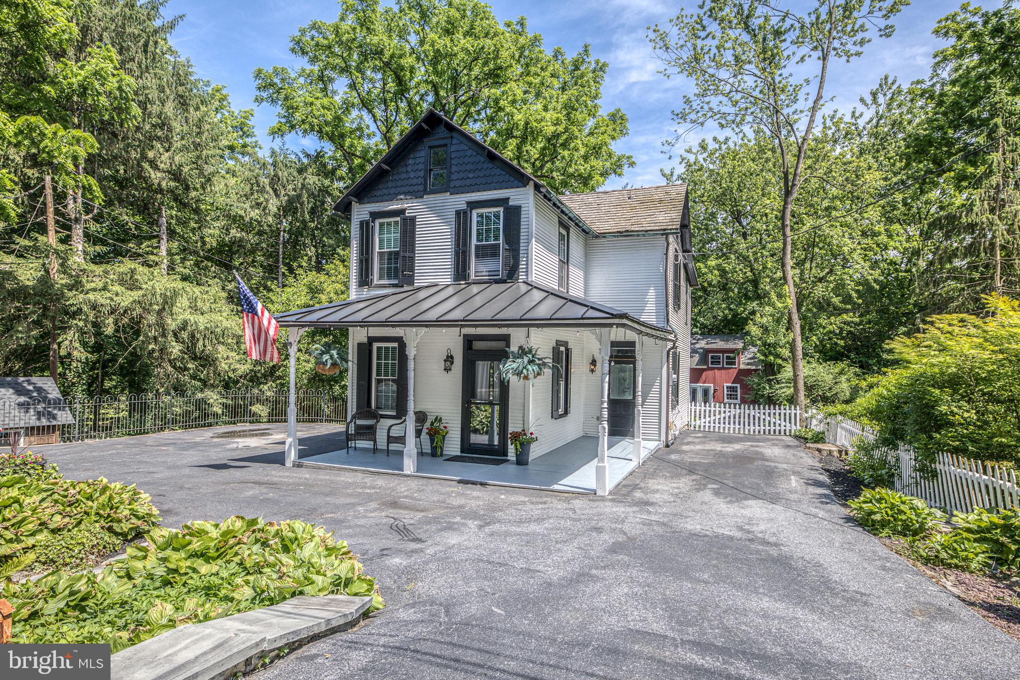 1750 NEW HOLLAND PIKE