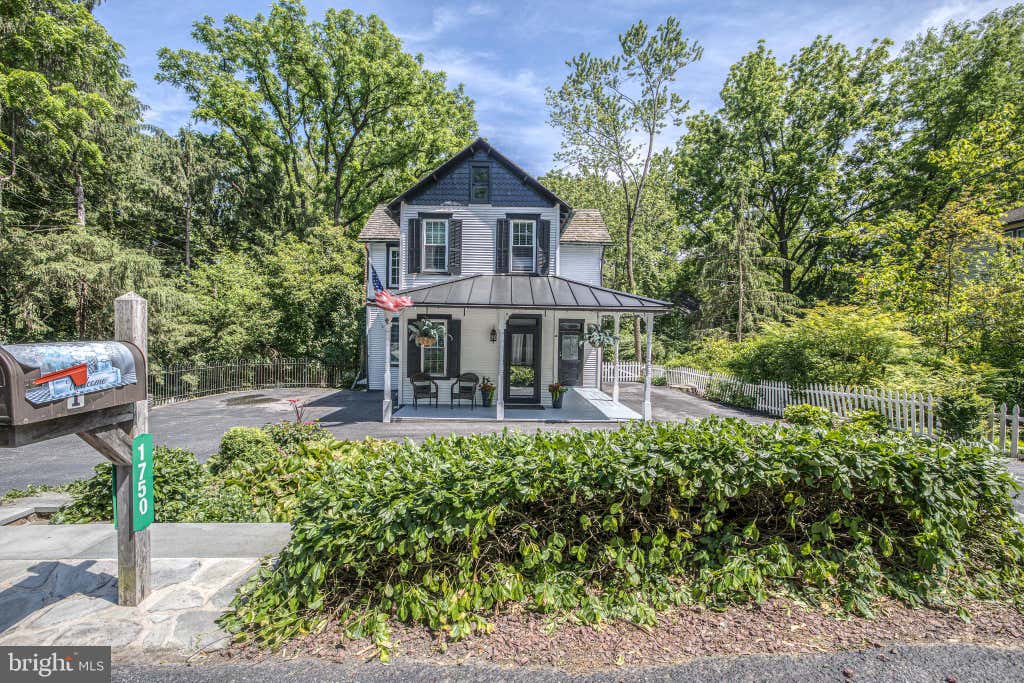 Photo of 1750 New Holland Pike, LANCASTER, PA 17601 (MLS # PALA2089312)