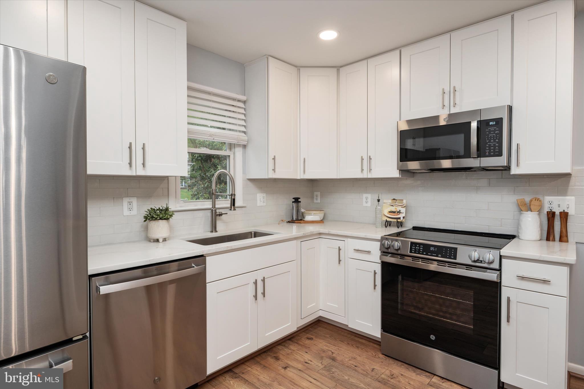 HILLSMERE ESTATES - Residential