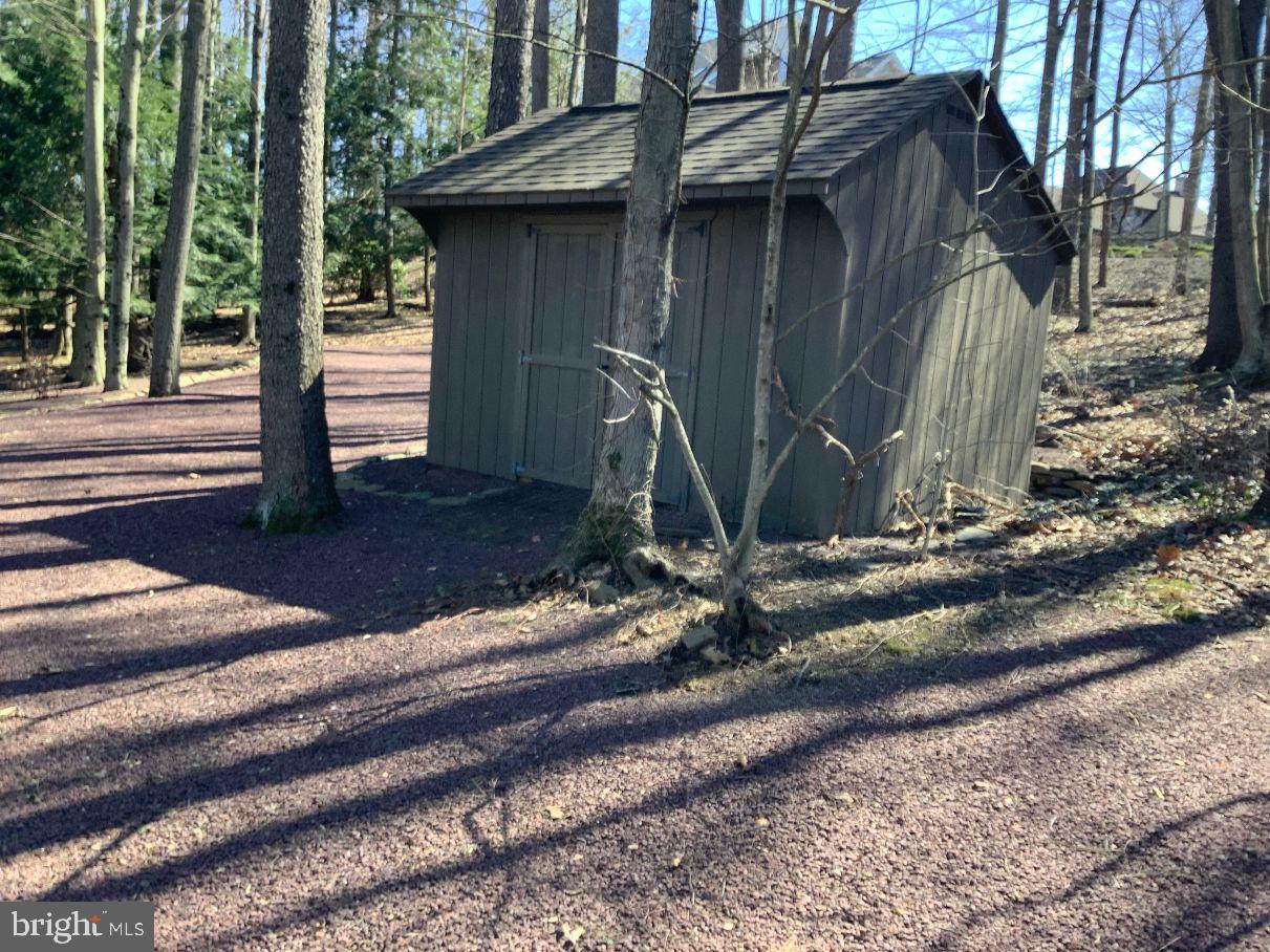 213 NORWEGIAN WOODS DRIVE