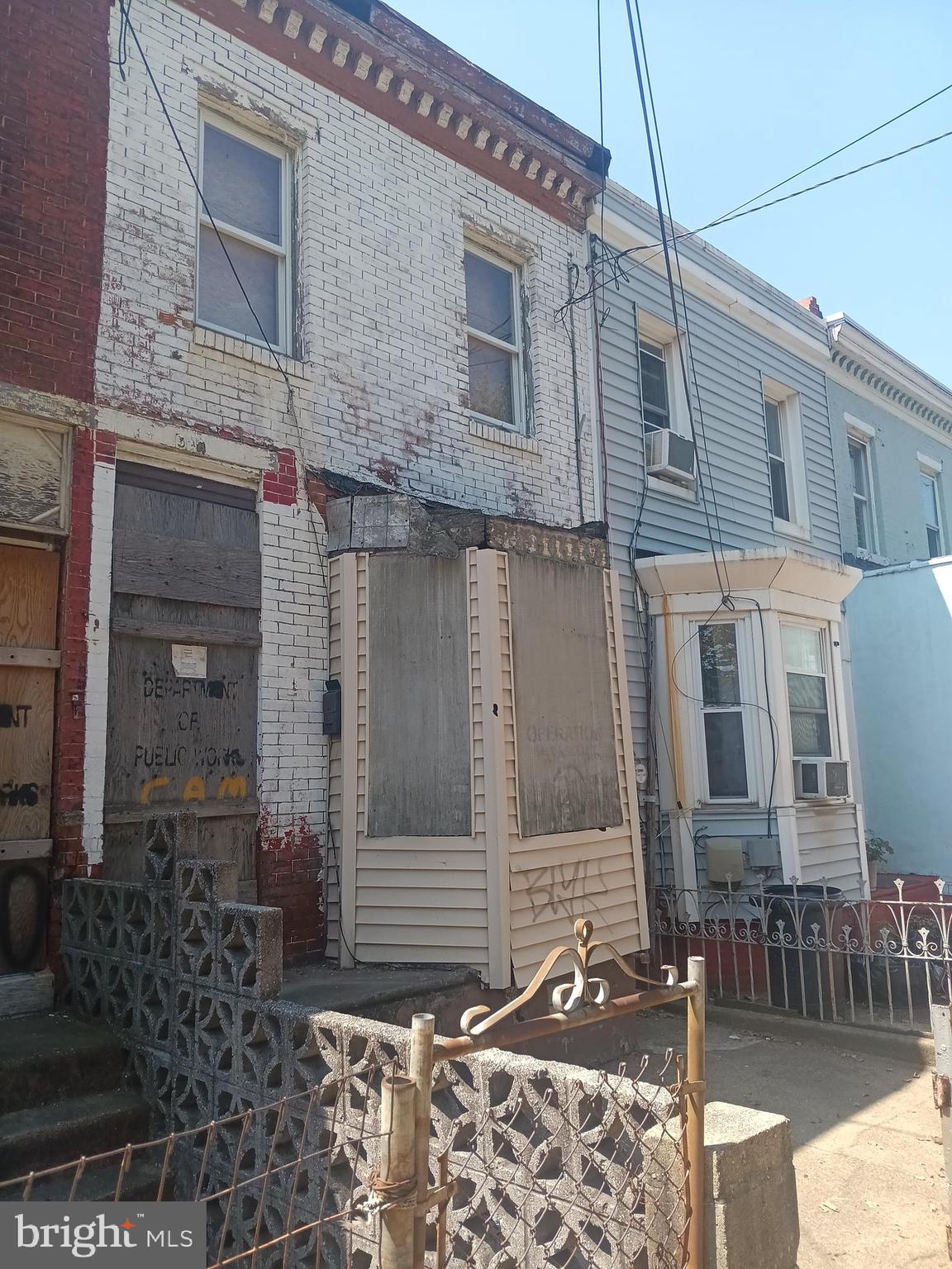 318 CLINTON STREET