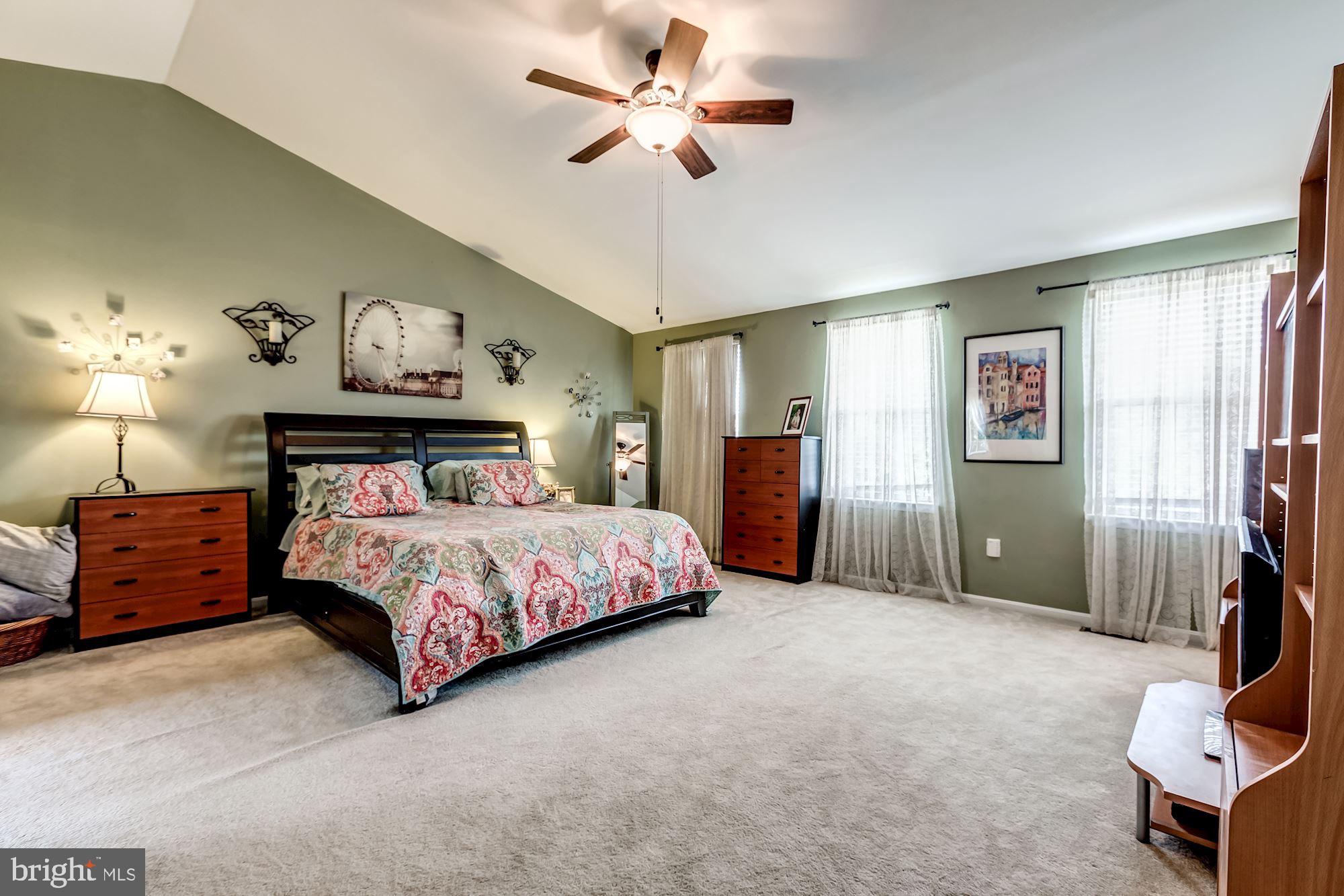 ASHBURN FARM - Residential