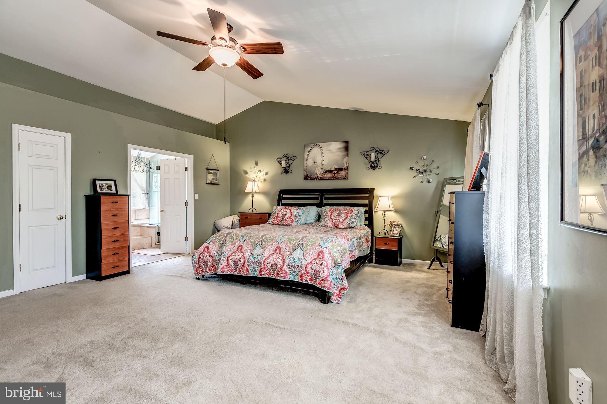 ASHBURN FARM - Residential