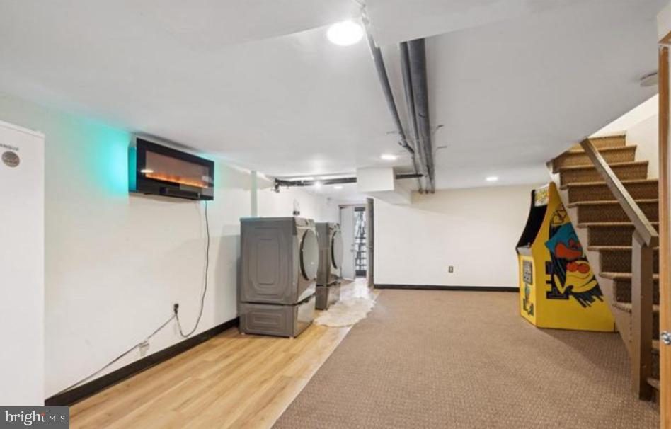 WEST OAK LANE - Residential