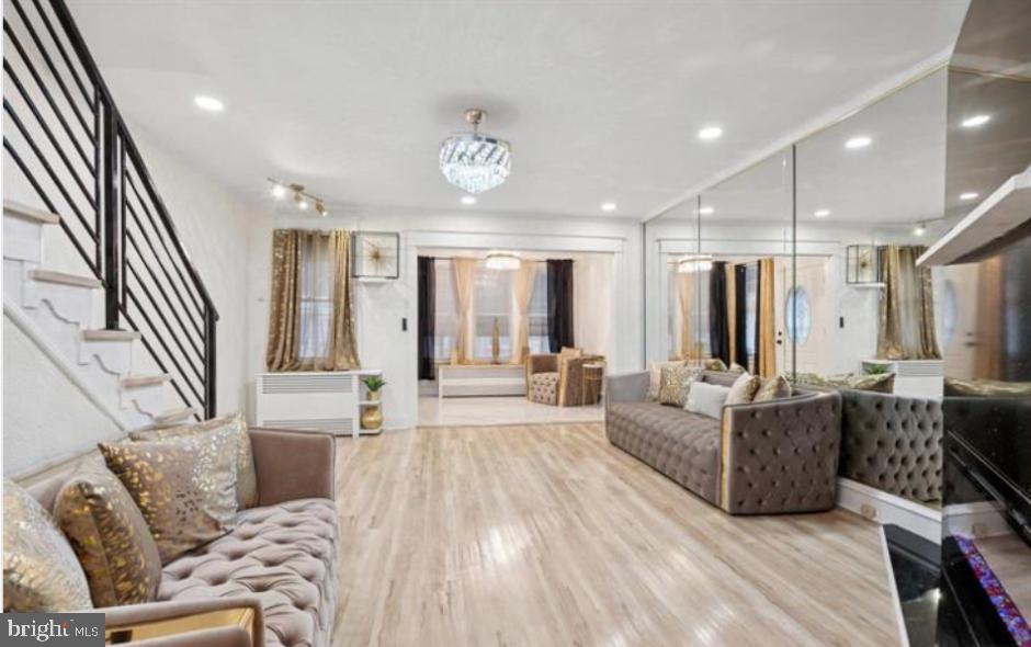 WEST OAK LANE - Residential