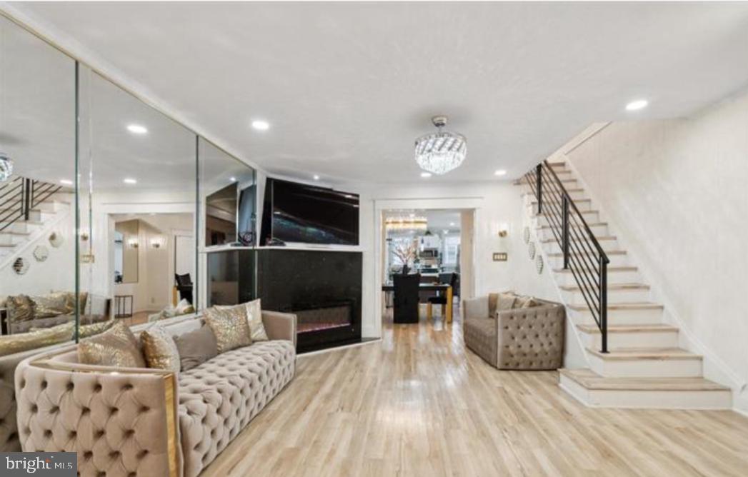 WEST OAK LANE - Residential