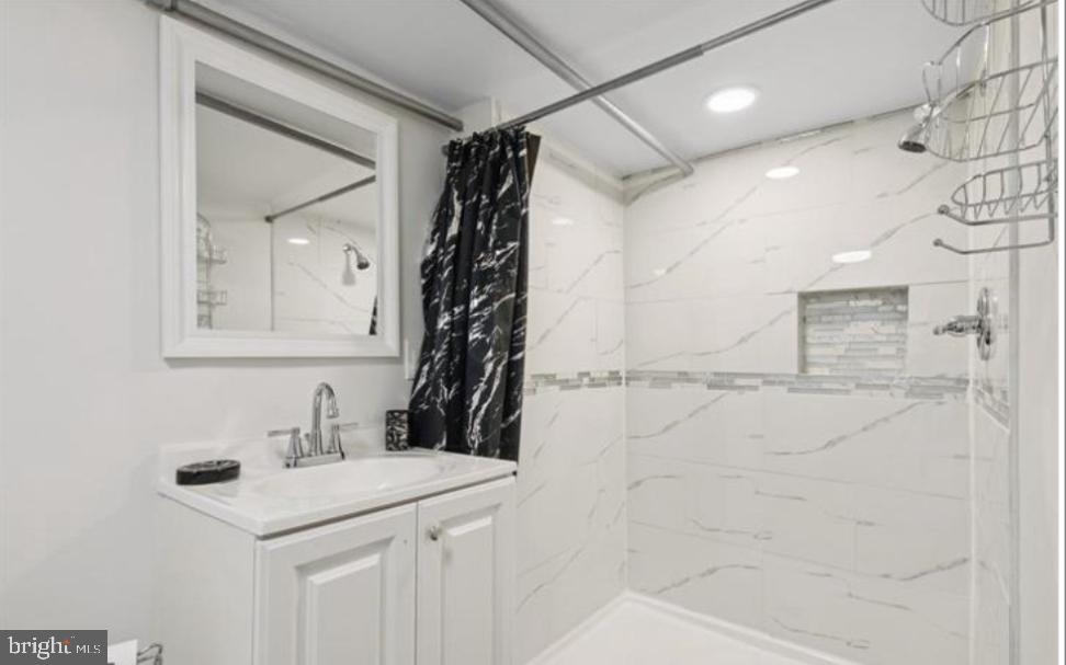 WEST OAK LANE - Residential