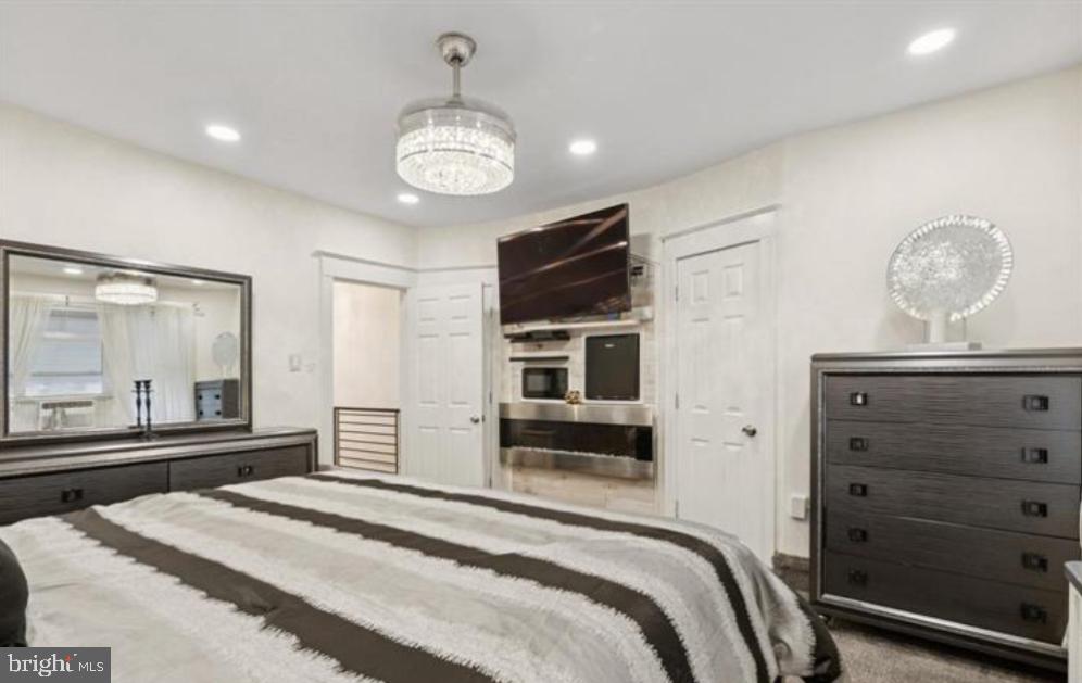 WEST OAK LANE - Residential