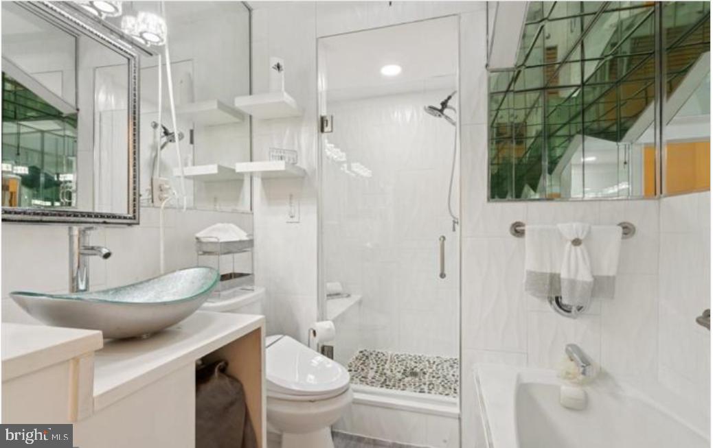 WEST OAK LANE - Residential