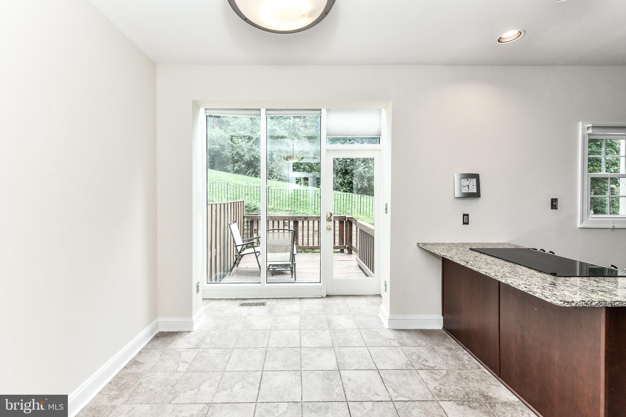 ASHLAWN RIDGE - Residential Lease