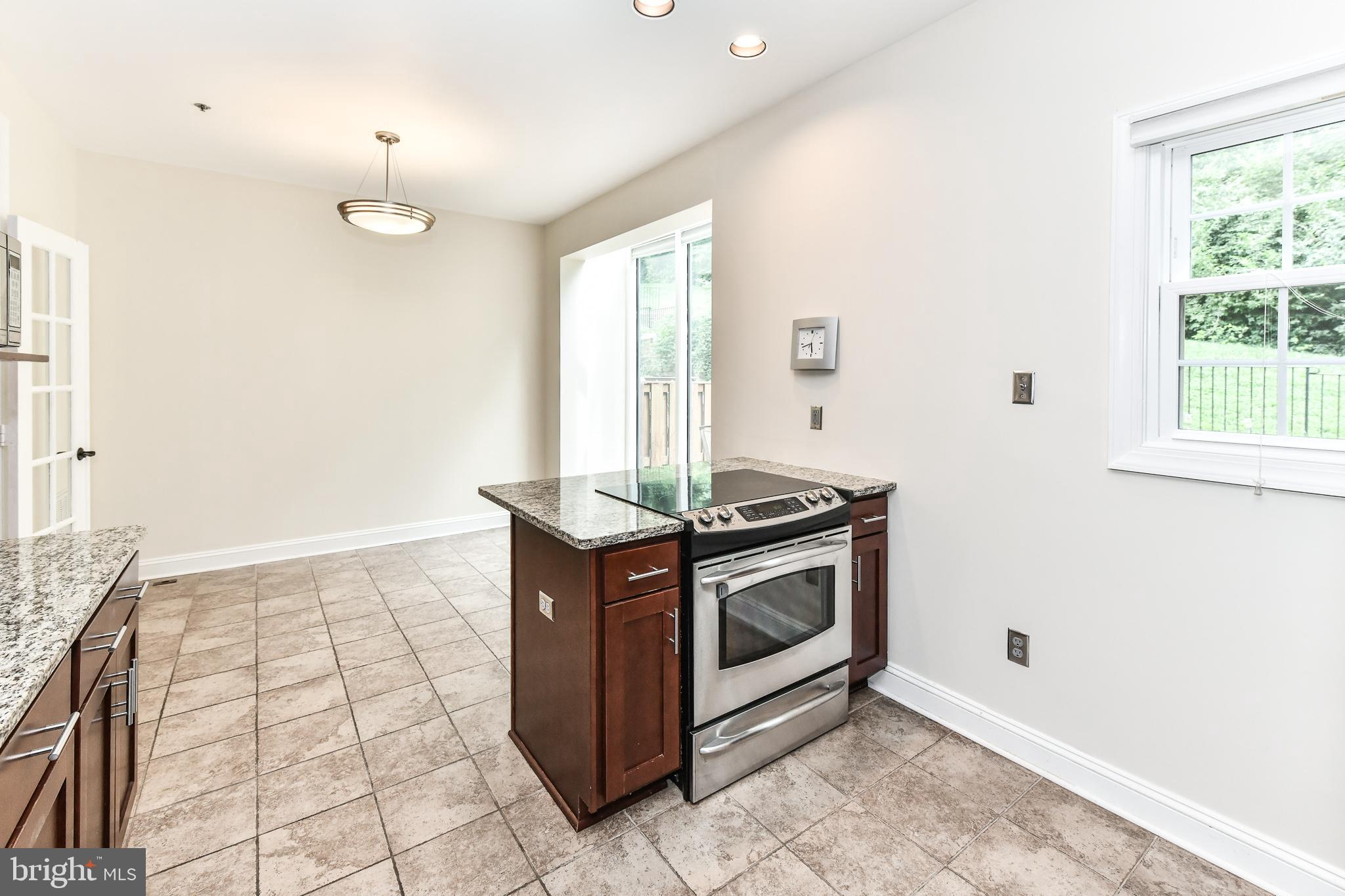 ASHLAWN RIDGE - Residential Lease