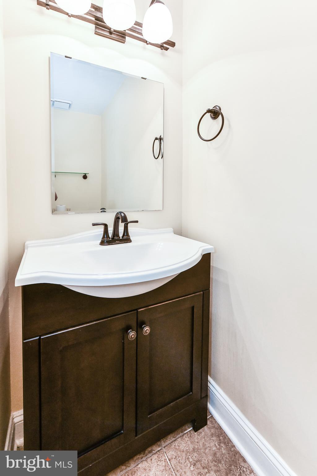 ASHLAWN RIDGE - Residential Lease