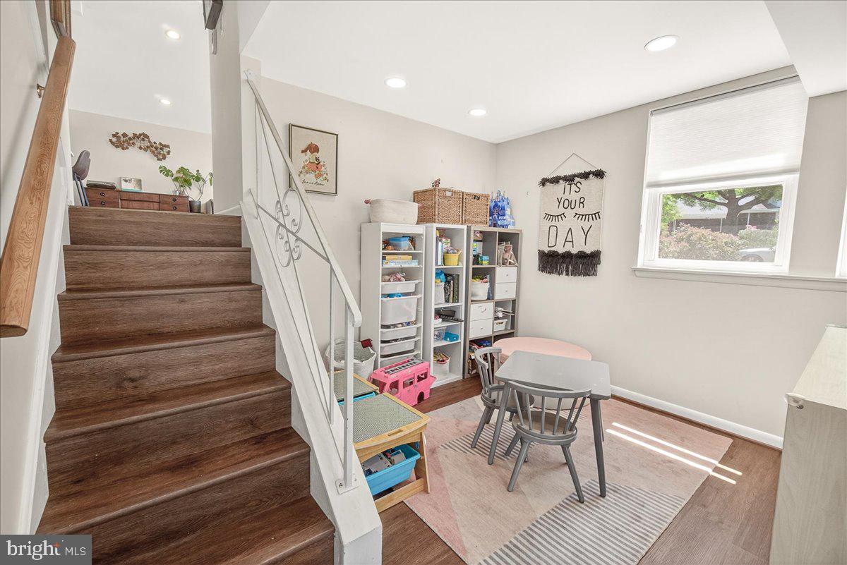 KEMP MILL ESTATES - Residential