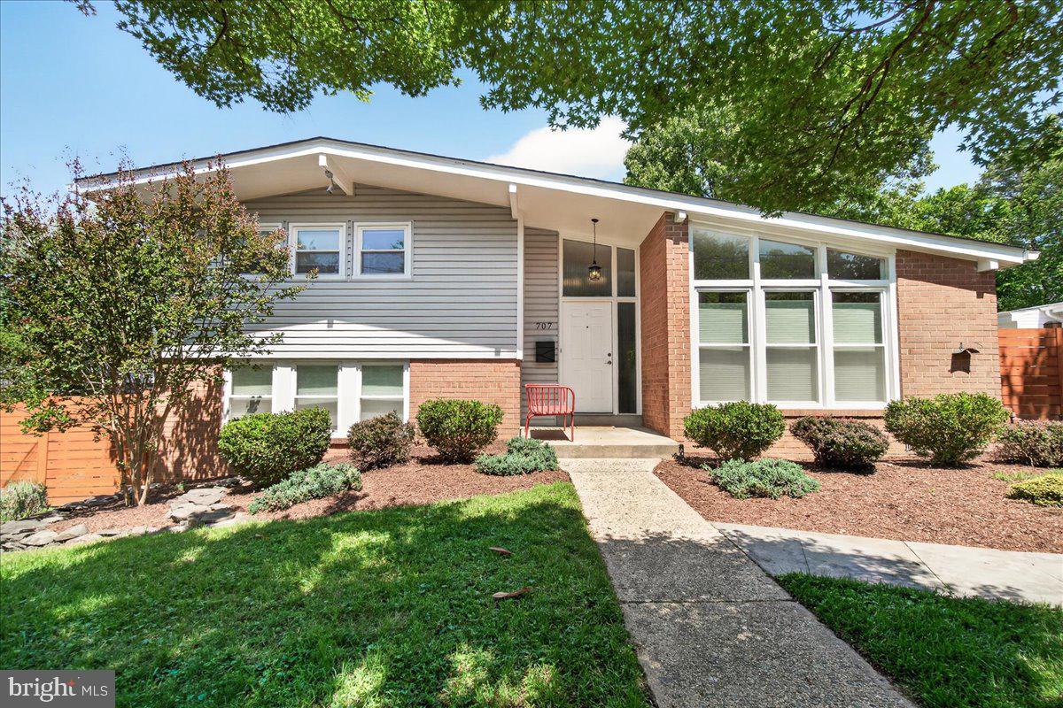 KEMP MILL ESTATES - Residential