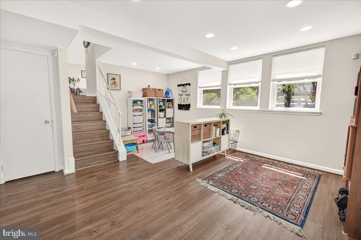 KEMP MILL ESTATES - Residential