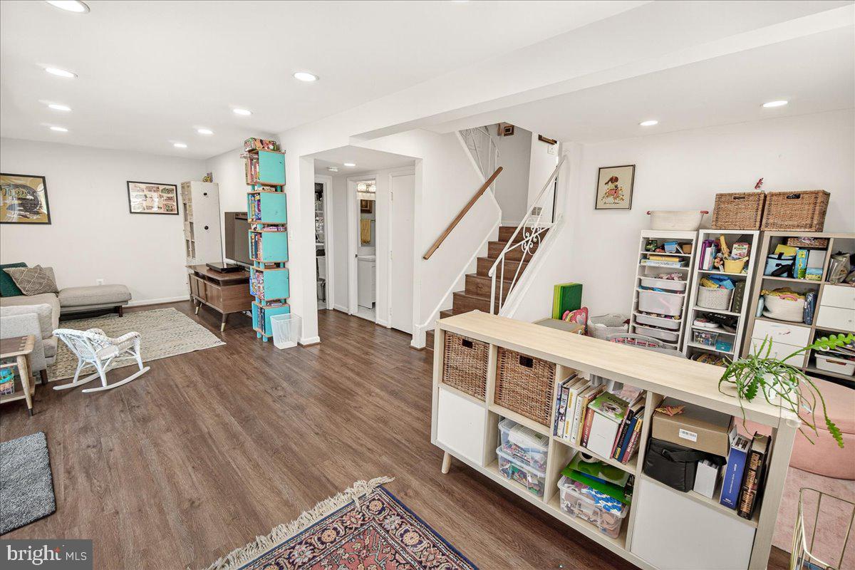 KEMP MILL ESTATES - Residential